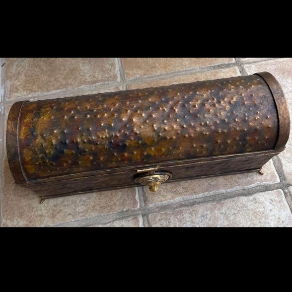 Jose Torres rectangular metal decorative box - Picture 3 of 14